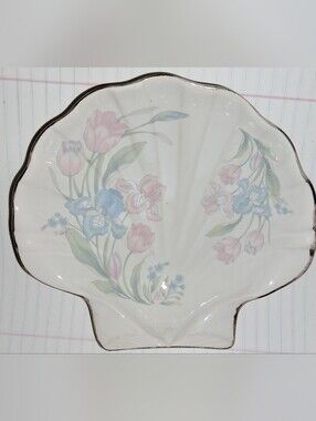 CLAM SHELL GLAZED POTTERY DISH